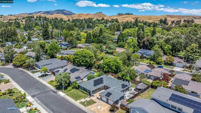 464 Saint Francis Dr, Danville, CA 94526