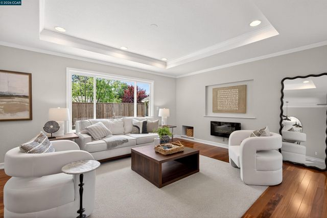 464 Saint Francis Dr, Danville, CA 94526