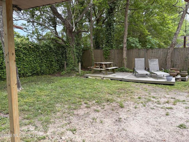 12317 Locke Place, Ocean Springs, MS 39564