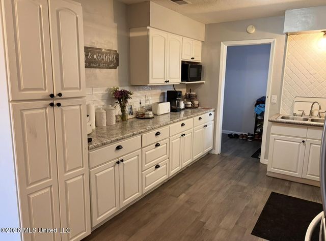 12317 Locke Place, Ocean Springs, MS 39564