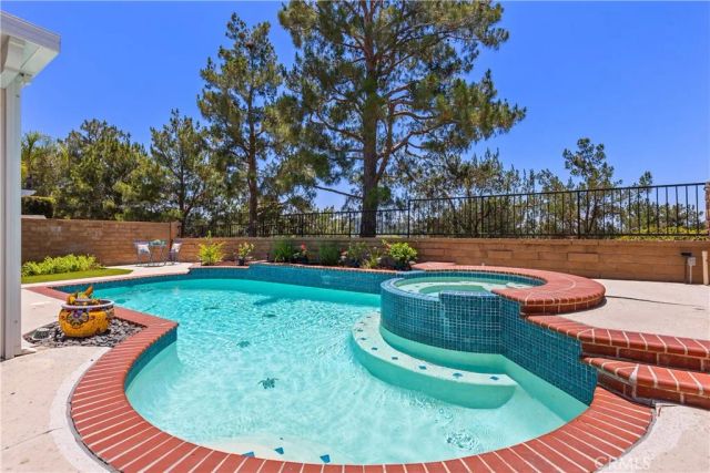 28102 Virginia, Mission Viejo, CA 92692