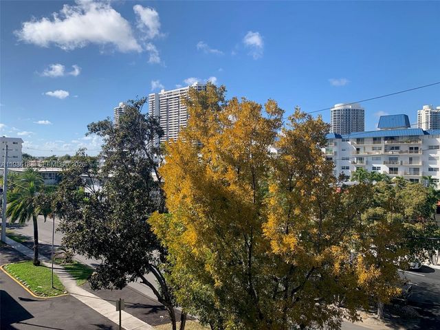 3750 NE 170th St 410, North Miami Beach, FL 33160