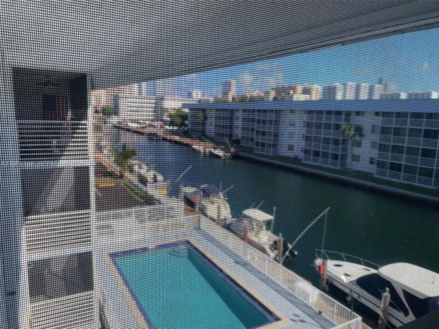 3750 NE 170th St 410, North Miami Beach, FL 33160