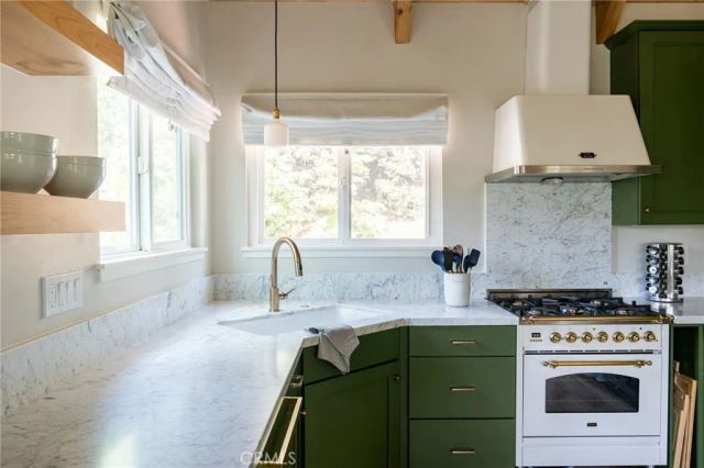 27363 Elmwood Drive, Lake Arrowhead, CA 92352