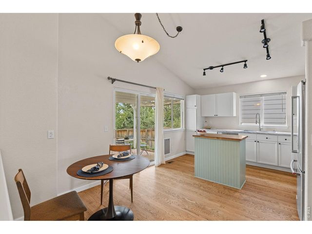 9712 Queenscliffe Dr, Highlands Ranch, CO 80130