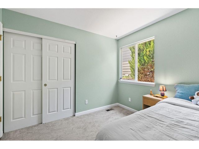 9712 Queenscliffe Dr, Highlands Ranch, CO 80130