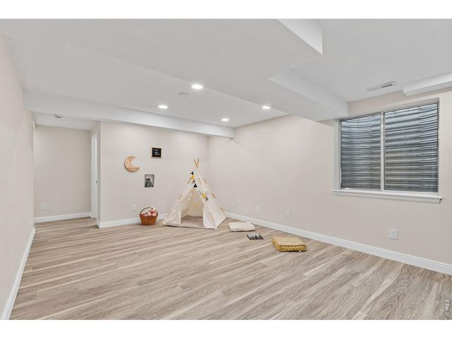 9712 Queenscliffe Dr, Highlands Ranch, CO 80130