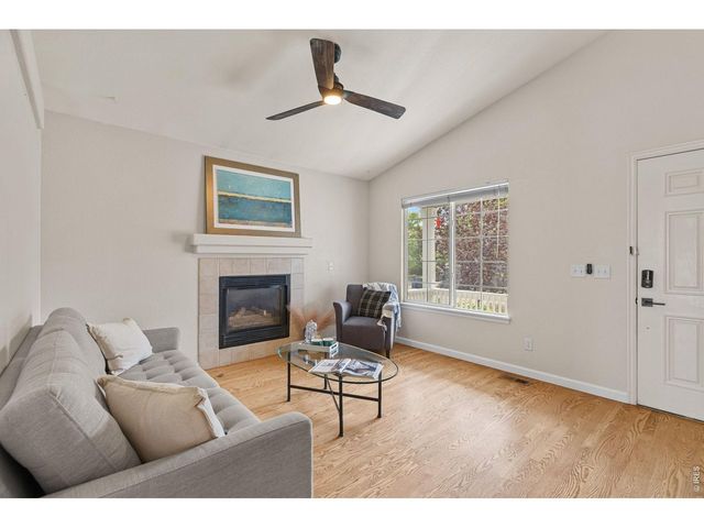 9712 Queenscliffe Dr, Highlands Ranch, CO 80130