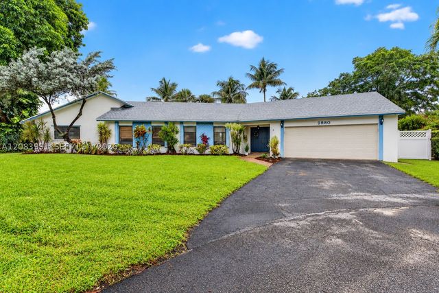 9880 SW 1st St, Plantation, FL 33324