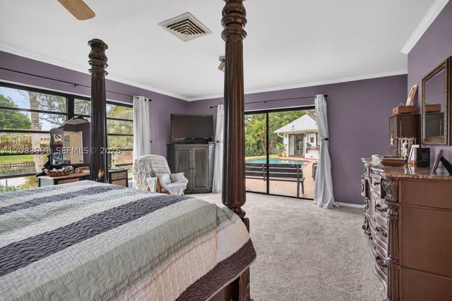 9880 SW 1st St, Plantation, FL 33324
