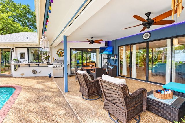 9880 SW 1st St, Plantation, FL 33324