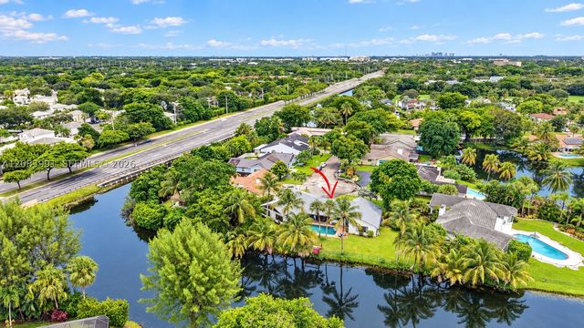 9880 SW 1st St, Plantation, FL 33324
