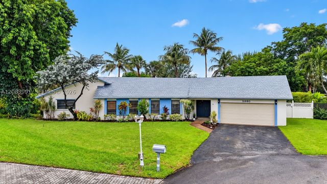 9880 SW 1st St, Plantation, FL 33324
