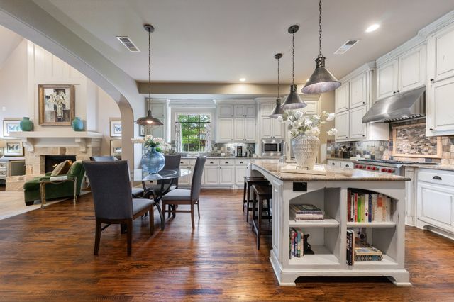 640 Clearwater Drive, Irving, TX 75039