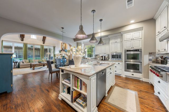 640 Clearwater Drive, Irving, TX 75039