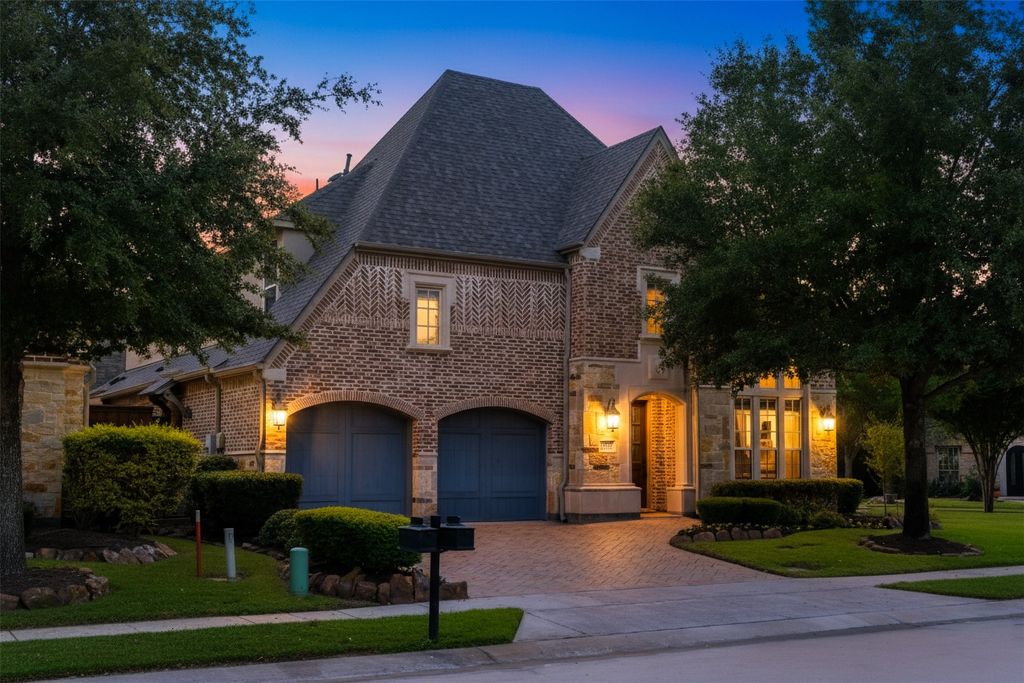 640 Clearwater Drive, Irving, TX 75039
