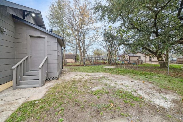 1500 Harvard Street, Baytown, TX 77520