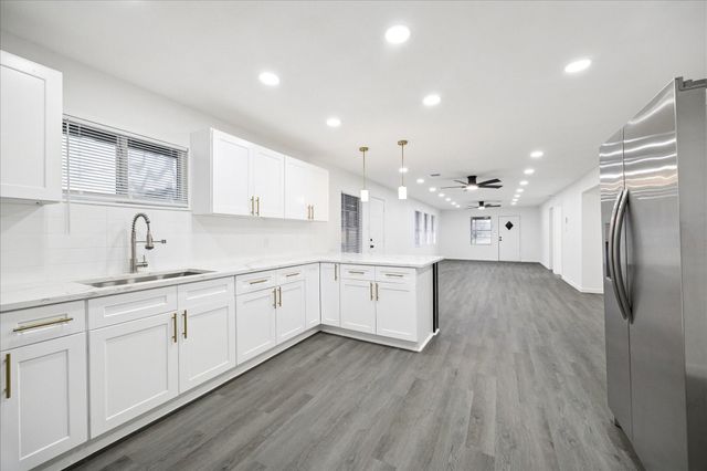 1500 Harvard Street, Baytown, TX 77520