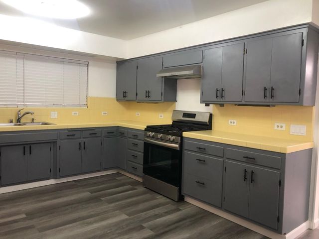2201 Edgewater Rd, Sacramento, CA 95815
