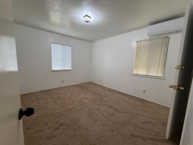 2201 Edgewater Rd, Sacramento, CA 95815