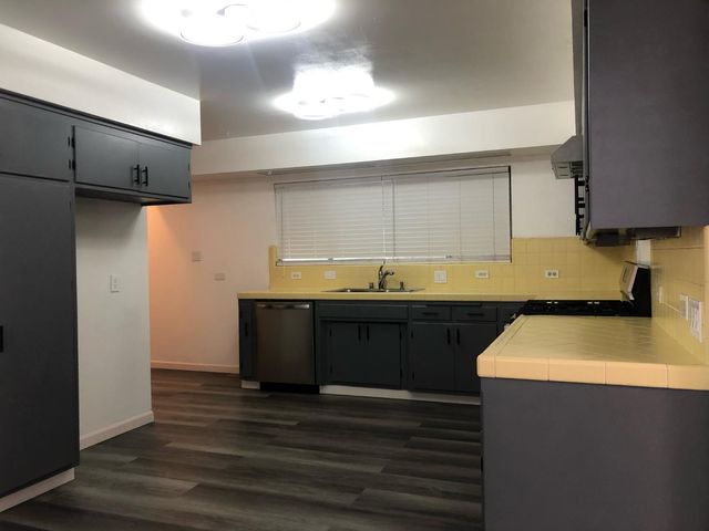 2201 Edgewater Rd, Sacramento, CA 95815