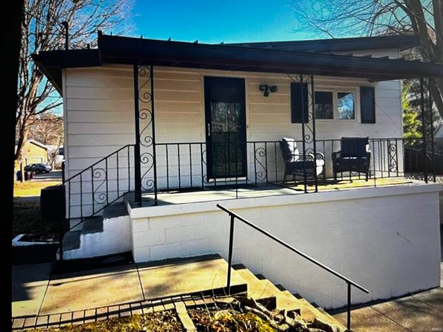 706 Rose Drive, Newburgh, IN 47630