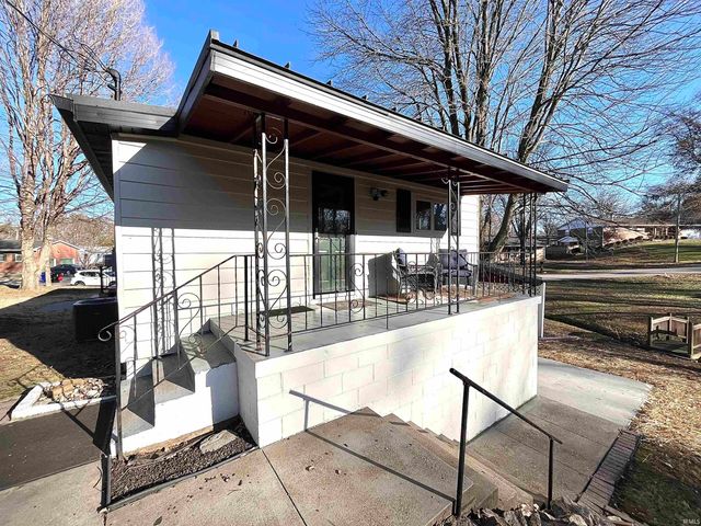 706 Rose Drive, Newburgh, IN 47630