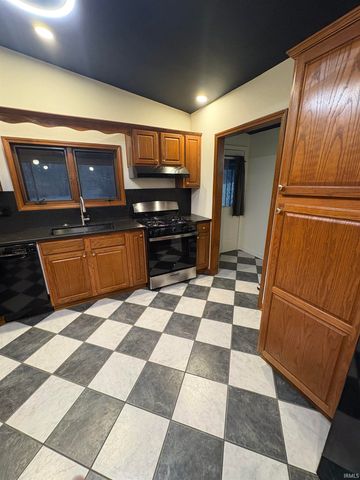 706 Rose Drive, Newburgh, IN 47630