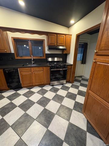 706 Rose Drive, Newburgh, IN 47630