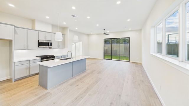 3913 Willowbend Point, Houston, TX 77025