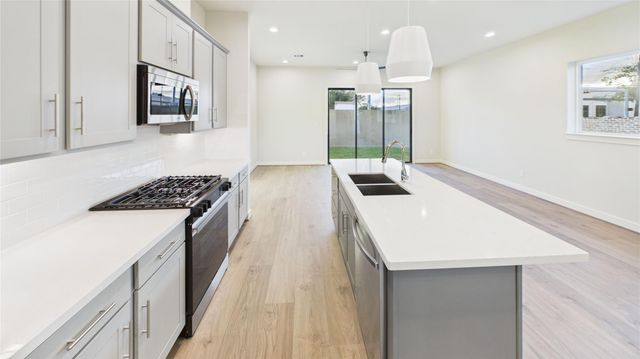 3913 Willowbend Point, Houston, TX 77025