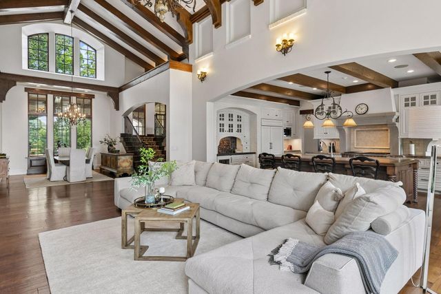 465 Spring Hill Road, Wayzata, MN 55391