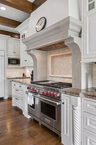 465 Spring Hill Road, Wayzata, MN 55391