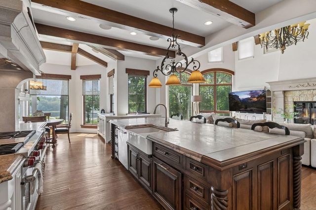 465 Spring Hill Road, Wayzata, MN 55391