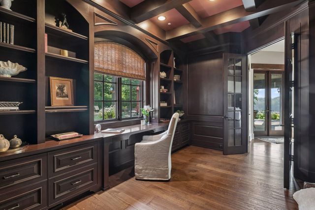 465 Spring Hill Road, Wayzata, MN 55391