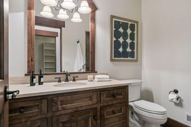 465 Spring Hill Road, Wayzata, MN 55391