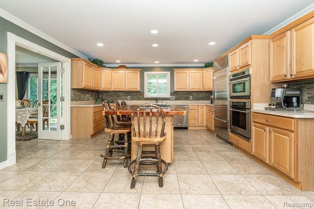 2691 Fox Cove, Addison Township, MI 48370