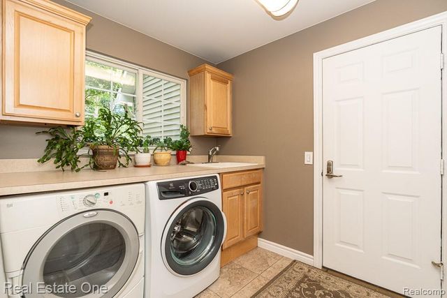 2691 Fox Cove, Addison Township, MI 48370