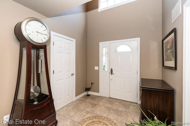 2691 Fox Cove, Addison Township, MI 48370