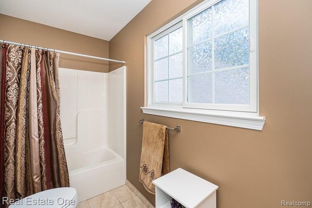 2691 Fox Cove, Addison Township, MI 48370