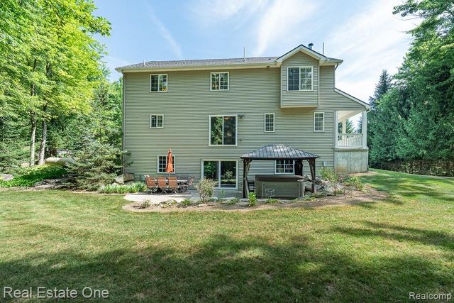 2691 Fox Cove, Addison Township, MI 48370