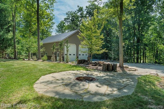 2691 Fox Cove, Addison Township, MI 48370