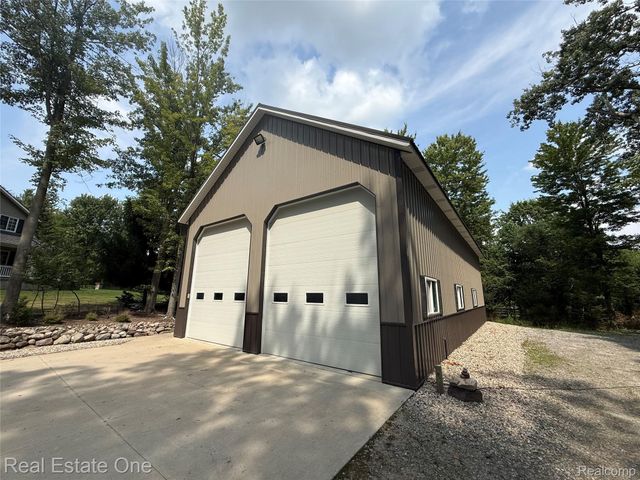 2691 Fox Cove, Addison Township, MI 48370