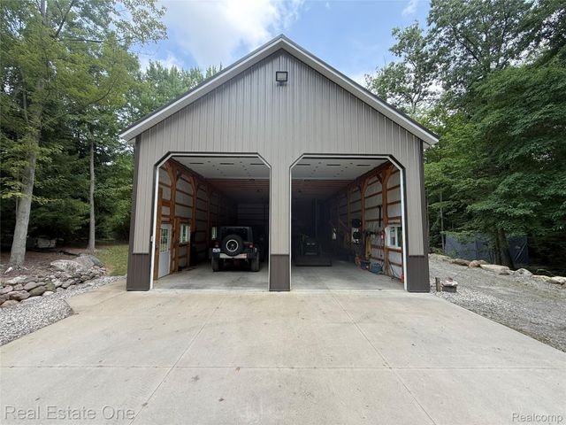 2691 Fox Cove, Addison Township, MI 48370