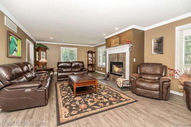 2691 Fox Cove, Addison Township, MI 48370