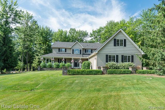 2691 Fox Cove, Addison Township, MI 48370