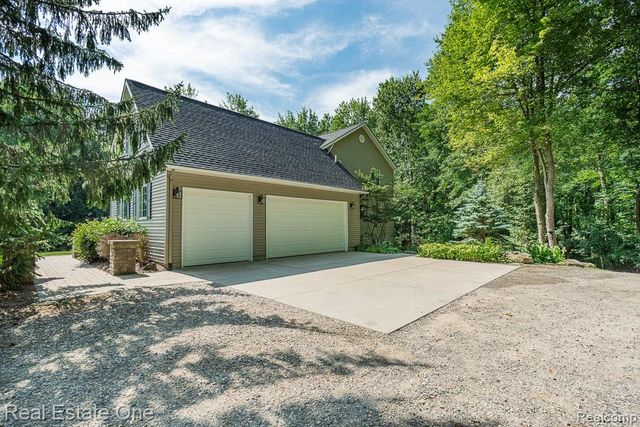 2691 Fox Cove, Addison Township, MI 48370