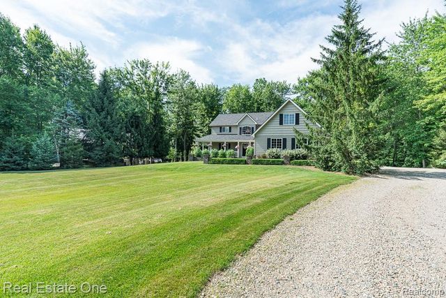 2691 Fox Cove, Addison Township, MI 48370
