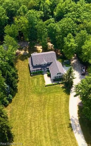 2691 Fox Cove, Addison Township, MI 48370
