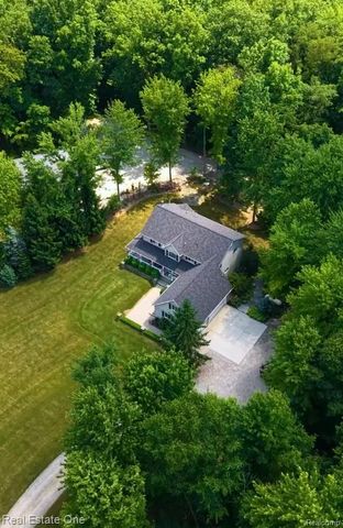 2691 Fox Cove, Addison Township, MI 48370